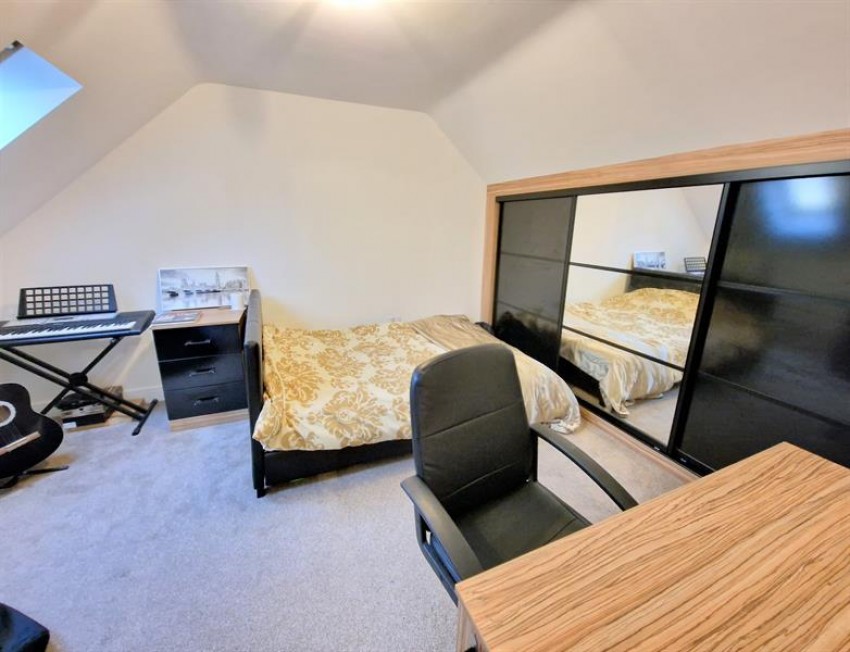 Images for Aylesbury Close, Broadheath