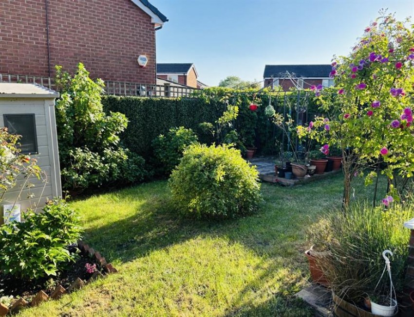 Images for Aylesbury Close, Broadheath