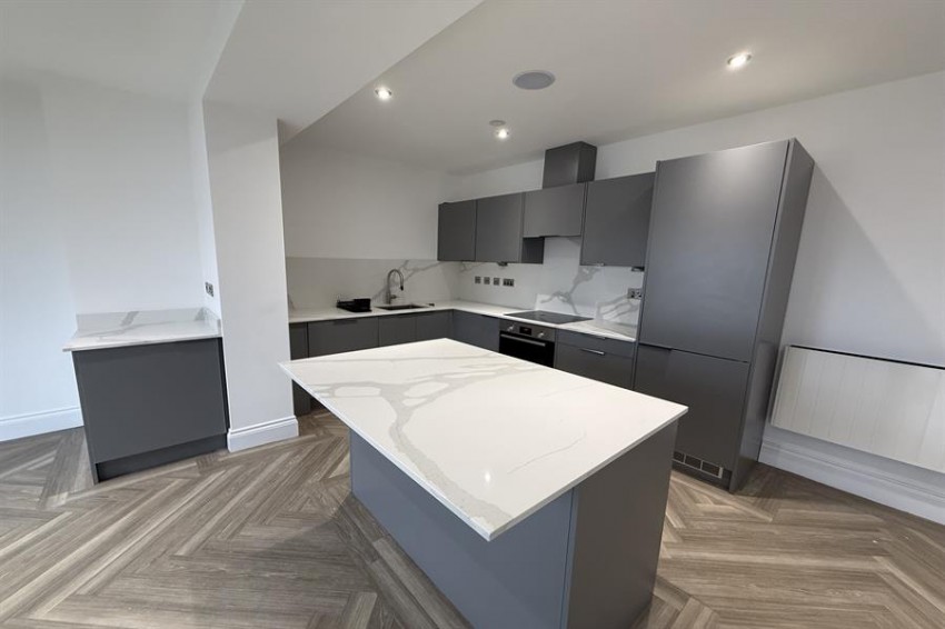 Images for Park Avenue, Sale