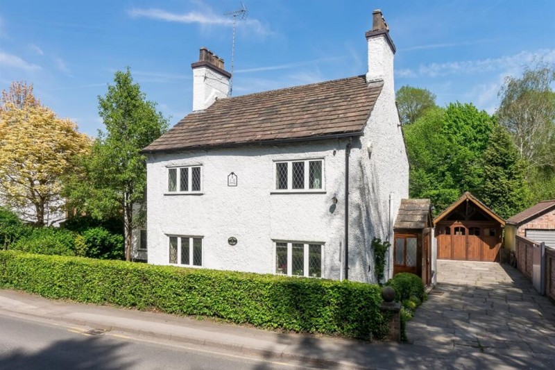 3 Macclesfield Road, Prestbury, SK10