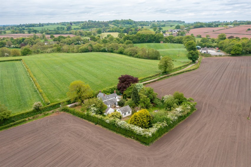Images for House, double garage and annexe surrounded by fields on Basfords Lane