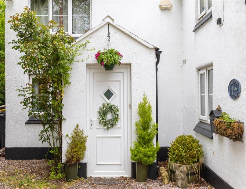 Images for House, double garage and annexe surrounded by fields on Basfords Lane