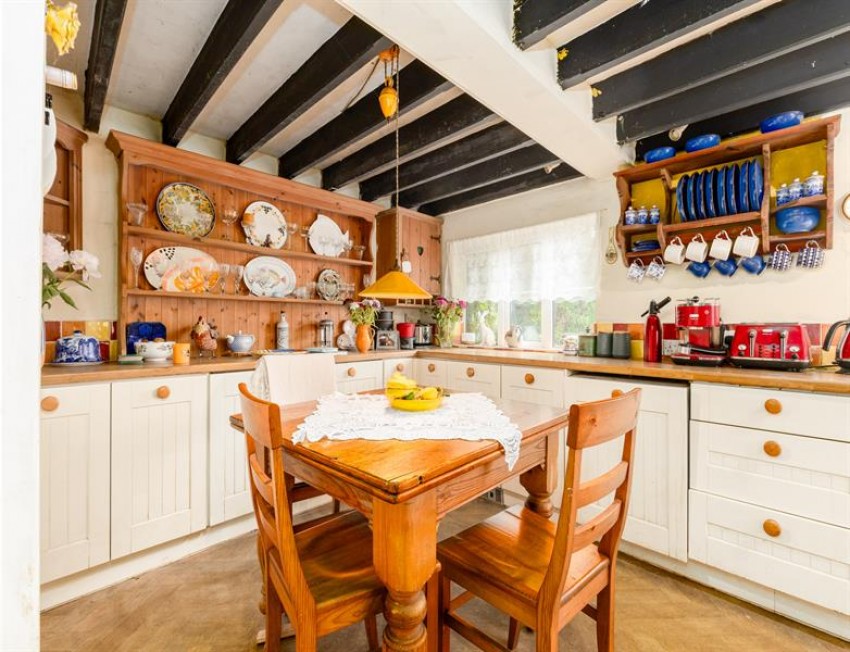 Images for House, double garage and annexe surrounded by fields on Basfords Lane