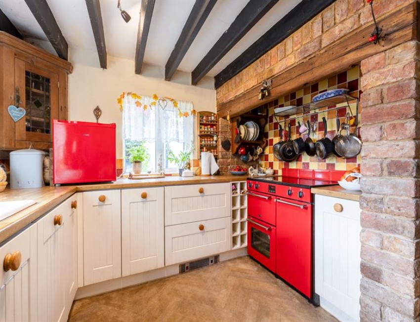 Images for House, double garage and annexe surrounded by fields on Basfords Lane