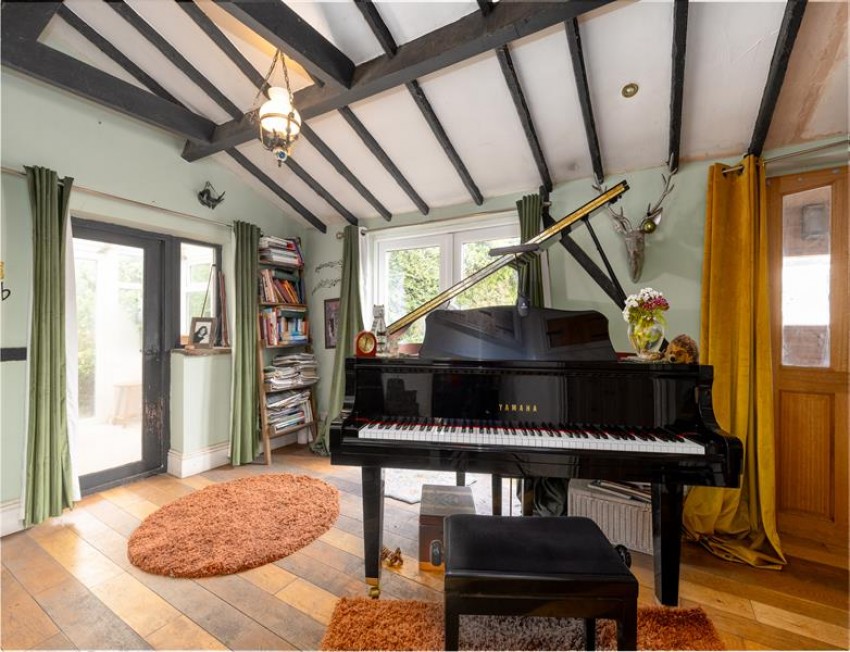 Images for House, double garage and annexe surrounded by fields on Basfords Lane