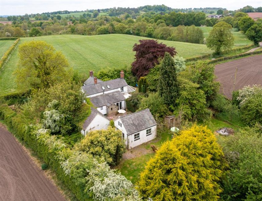 Images for House, double garage and annexe surrounded by fields on Basfords Lane
