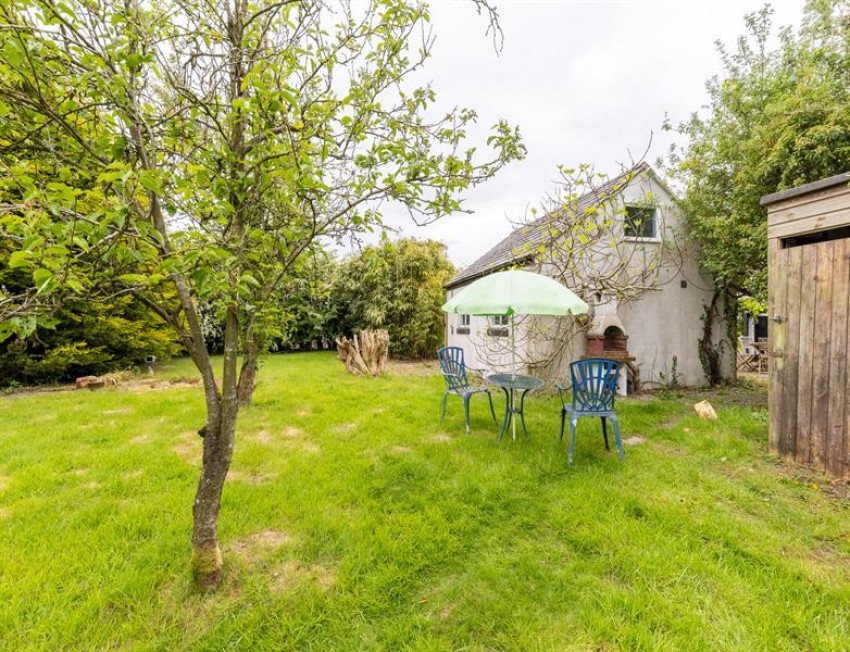 Images for House, double garage and annexe surrounded by fields on Basfords Lane