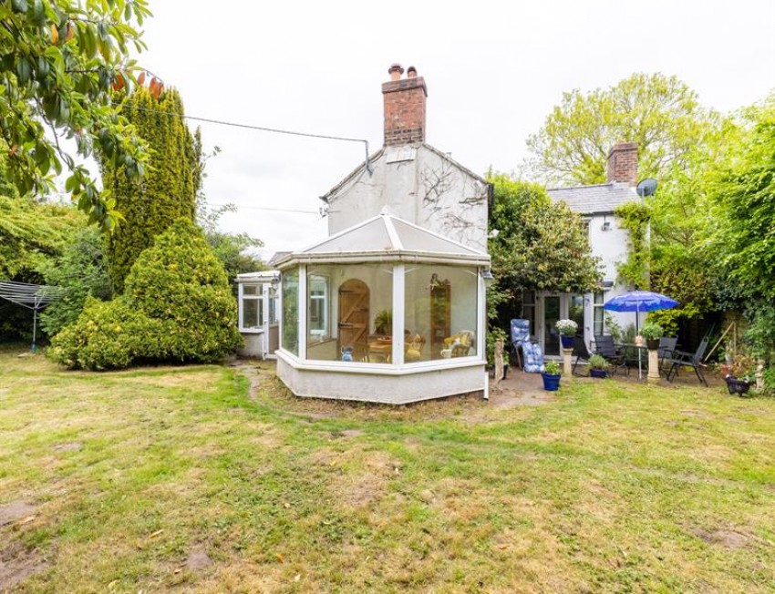 Images for House, double garage and annexe surrounded by fields on Basfords Lane