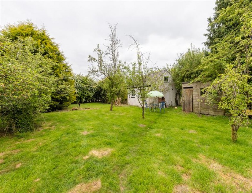 Images for House, double garage and annexe surrounded by fields on Basfords Lane