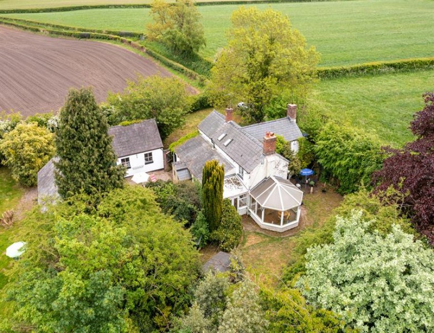 Images for House, double garage and annexe surrounded by fields on Basfords Lane