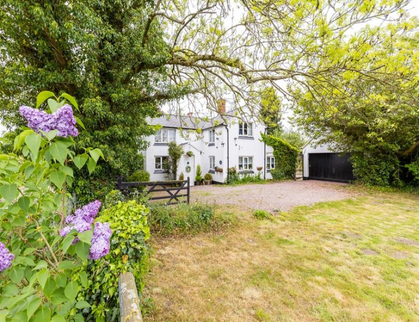 Images for House, double garage and annexe surrounded by fields on Basfords Lane