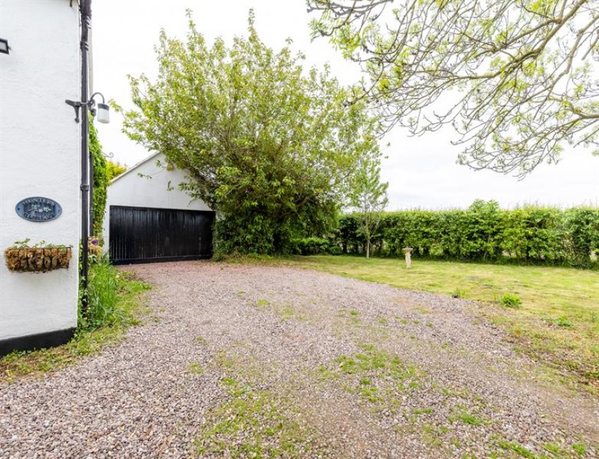 Images for House, double garage and annexe surrounded by fields on Basfords Lane