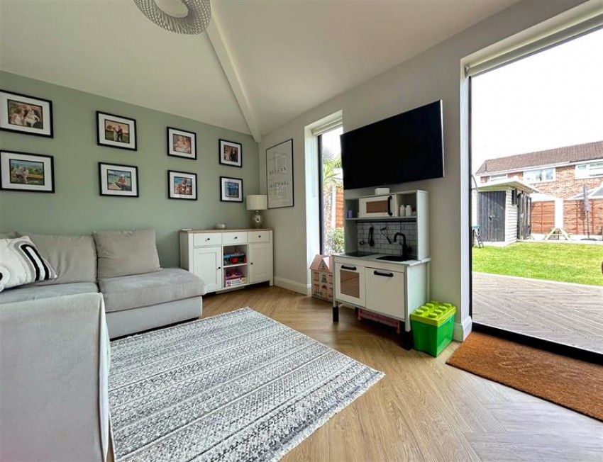 Images for Firtree Avenue, Sale
