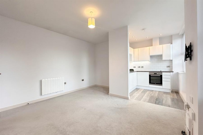 Images for First Avenue, Poynton