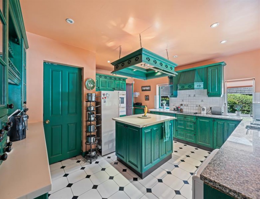 Images for Iconic Victorian Splendour in A Superb Setting 