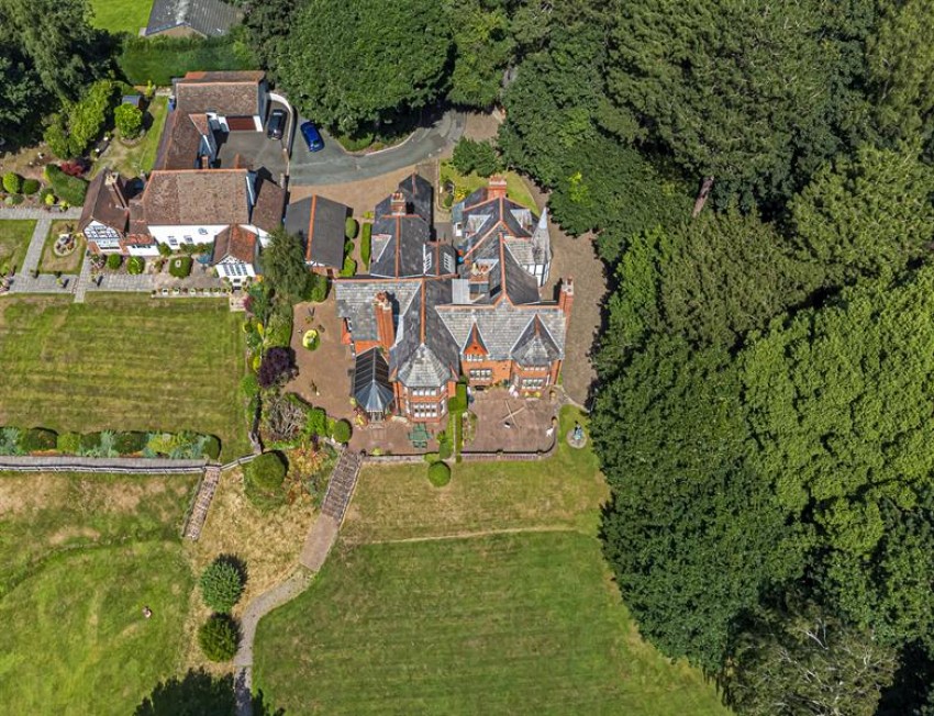 Images for Iconic Victorian Splendour in A Superb Setting 