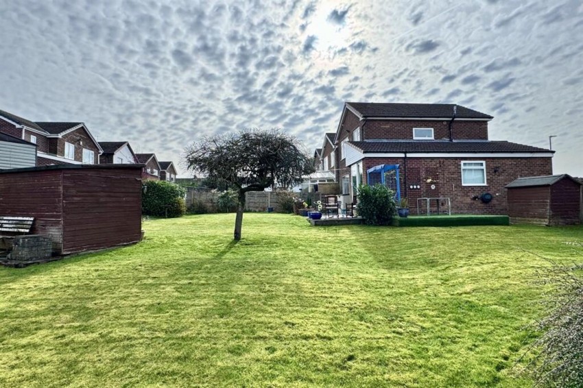 Images for Lawnfold, Hadfield, SK13