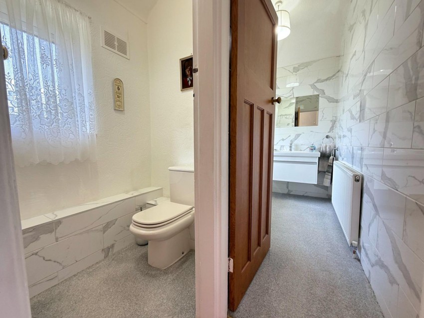 Images for Leith Avenue, Sale, M33