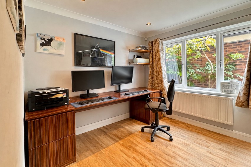 Images for Valley Road, Glossop, SK13