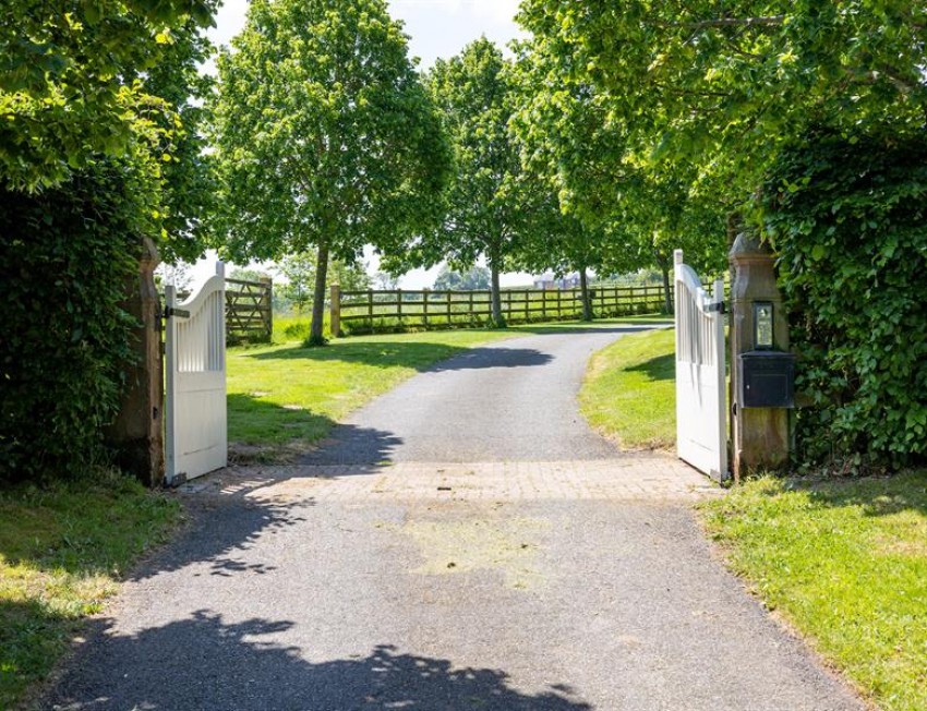 Images for Shay Lane, Hampton, Malpas