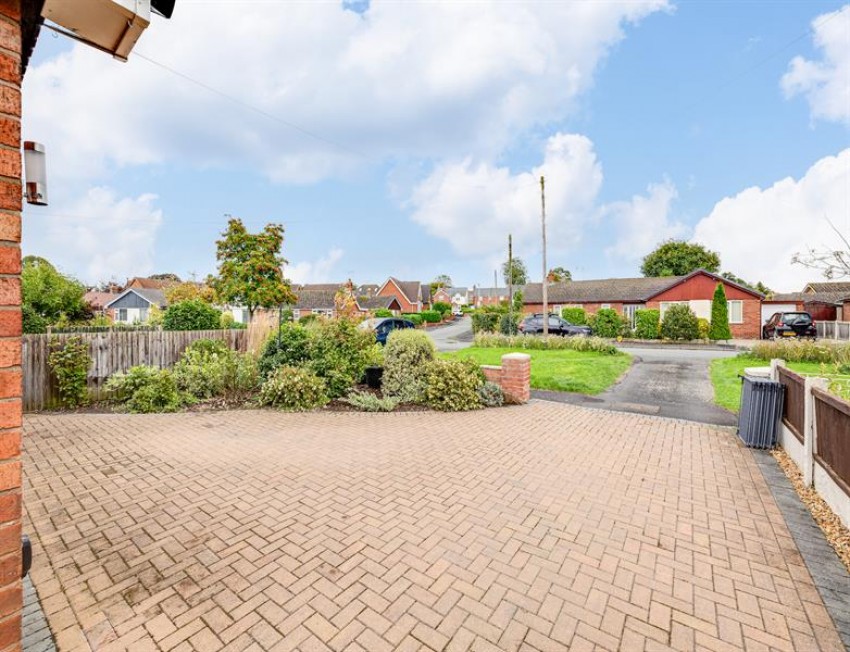 Images for Excellent value bungalow in Townfield Avenue