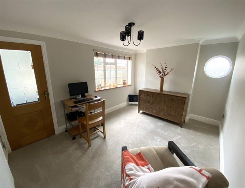 Images for Tarporley Road, Stretton, Warrington