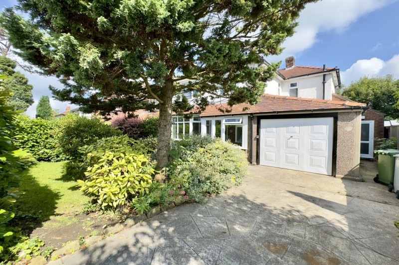 Oak Grove, Poynton