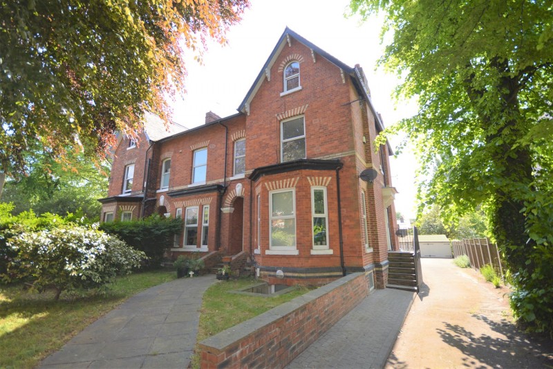 Heaton Moor Road, Heaton Moor