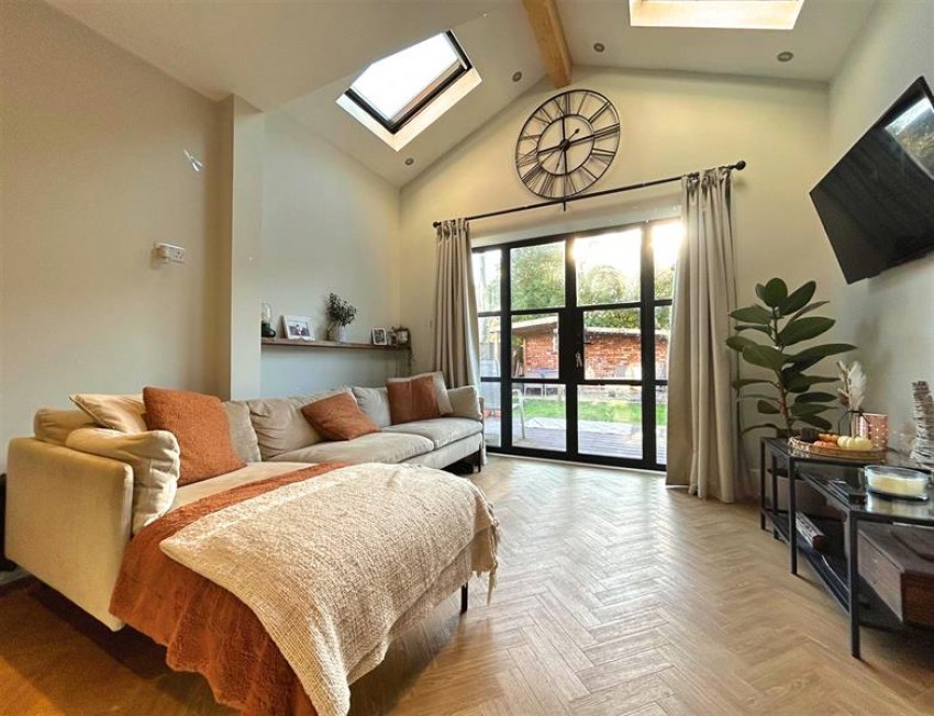 Images for Hall Avenue, Sale