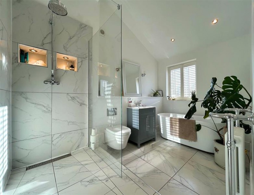 Images for Hall Avenue, Sale