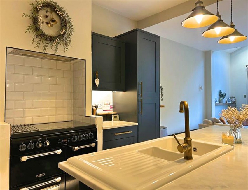 Images for Hall Avenue, Sale