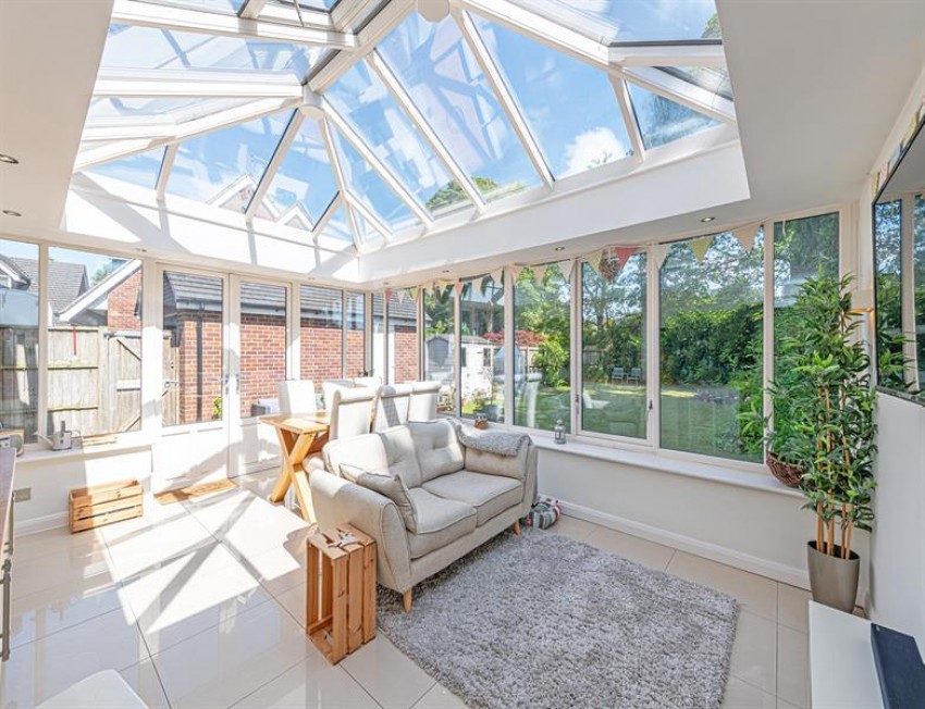 Images for Warren Court, Frodsham