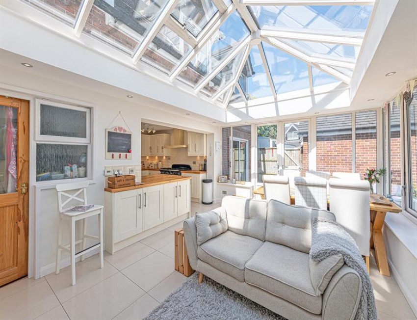 Images for Warren Court, Frodsham