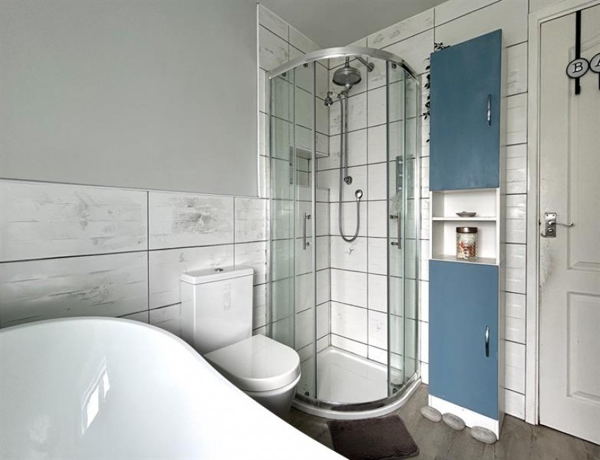 Images for East Avenue, Heald Green