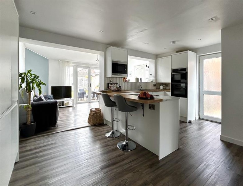 Images for East Avenue, Heald Green