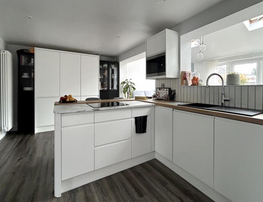 Images for East Avenue, Heald Green