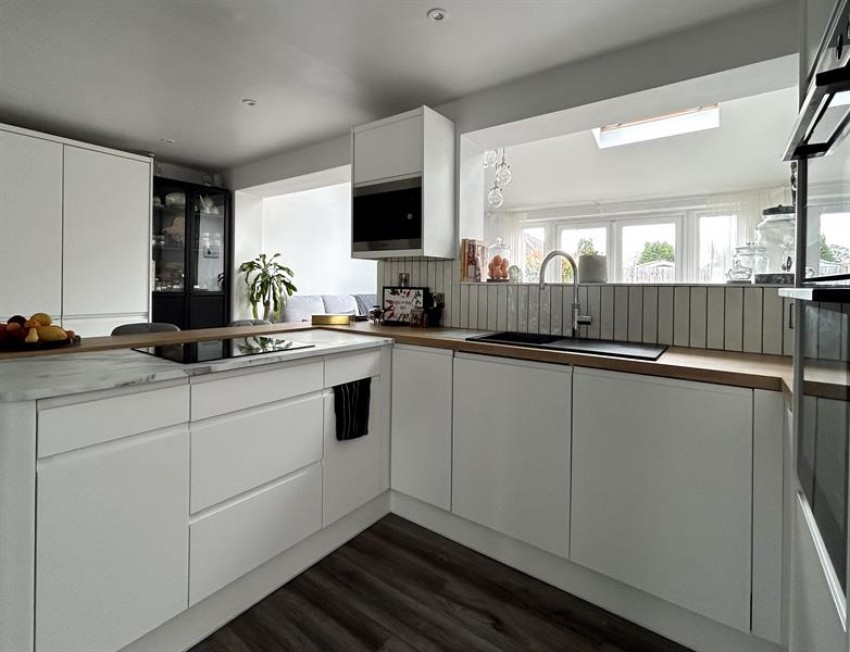 Images for East Avenue, Heald Green
