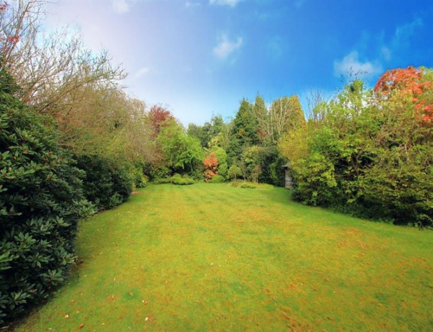 Images for 18 Weygates Drive, Hale Barns