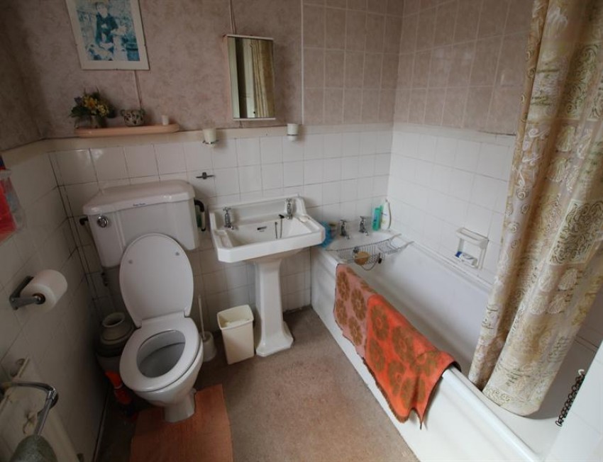 Images for 18 Weygates Drive, Hale Barns