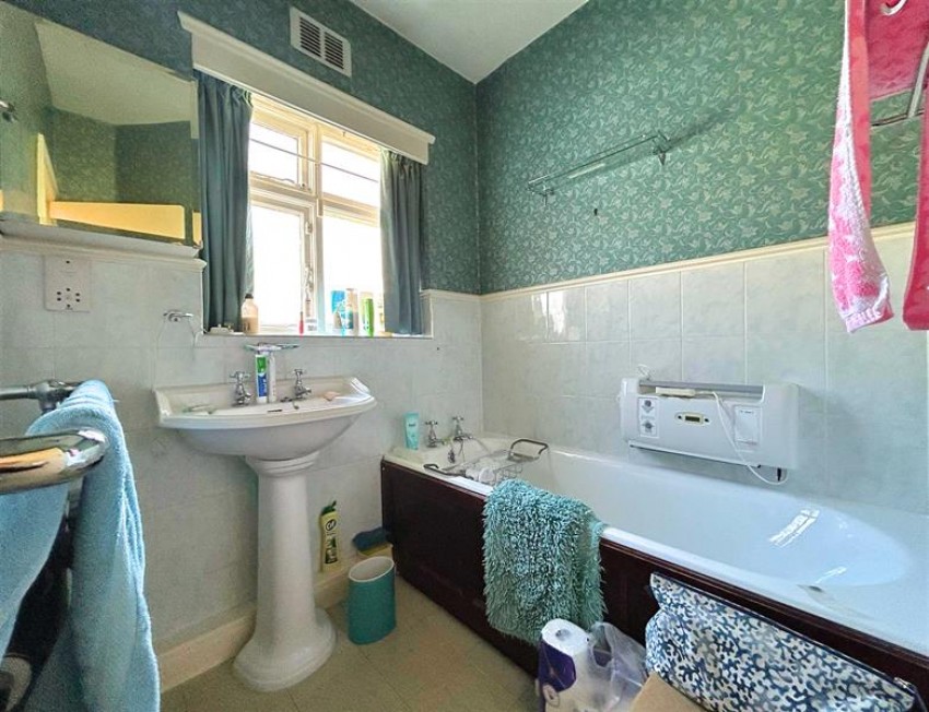 Images for Mowbray Avenue, Sale