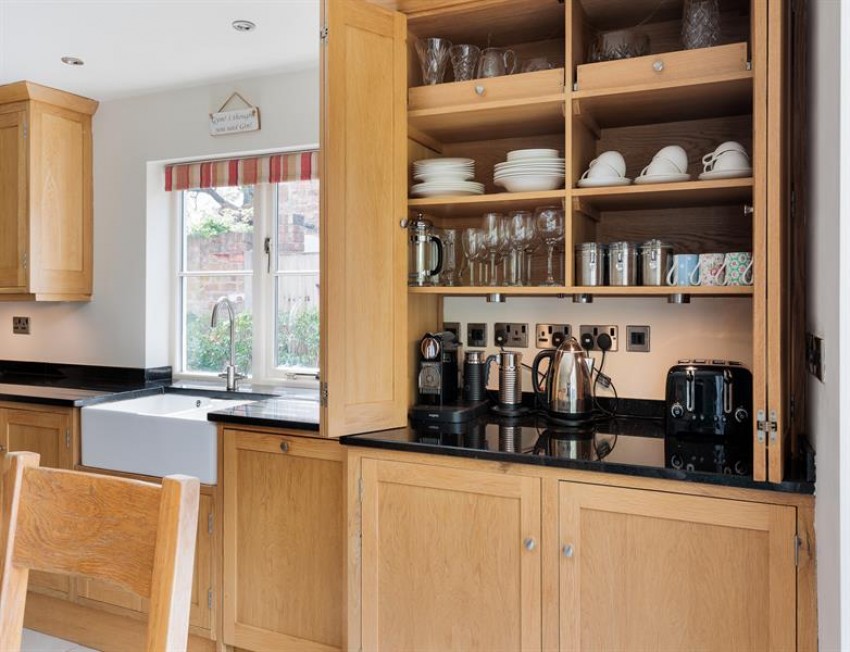 Images for Gorgeous cottage with bespoke kitchen and rural views in Cotebrook