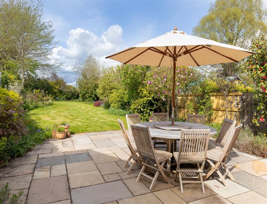 Images for Gorgeous cottage with bespoke kitchen and rural views in Cotebrook