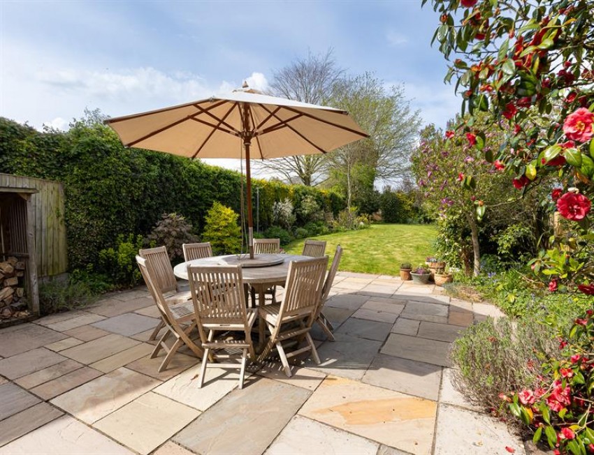 Images for Gorgeous cottage with bespoke kitchen and rural views in Cotebrook