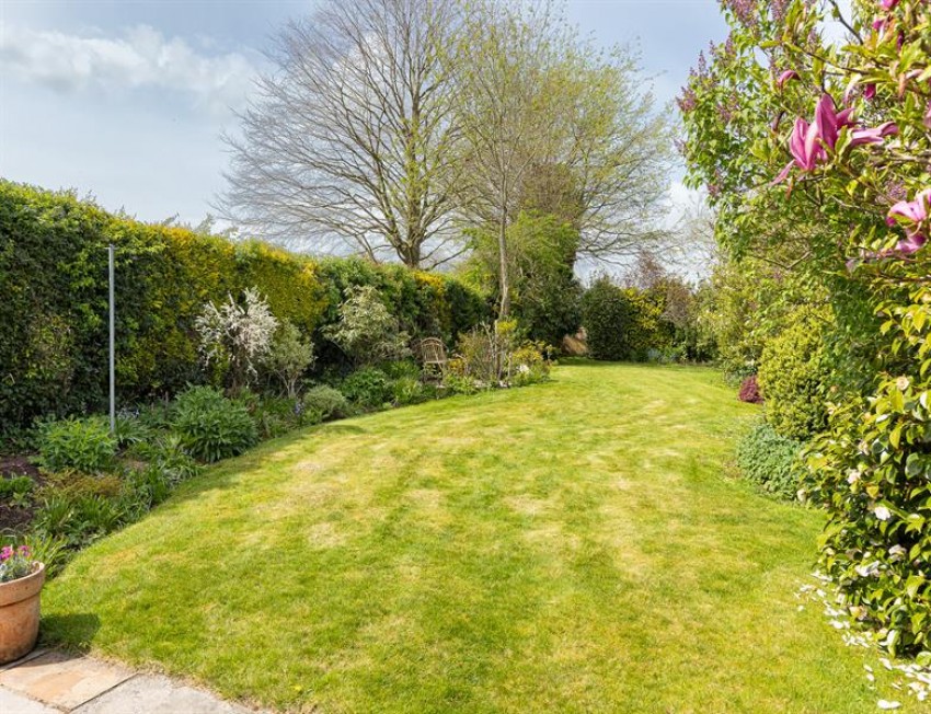 Images for Gorgeous cottage with bespoke kitchen and rural views in Cotebrook