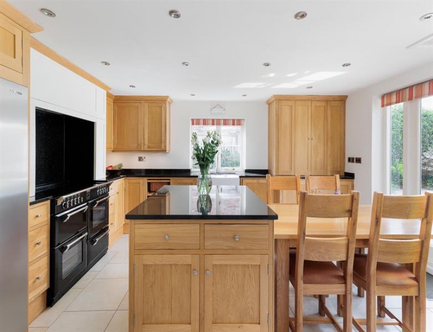 Images for Gorgeous cottage with bespoke kitchen and rural views in Cotebrook