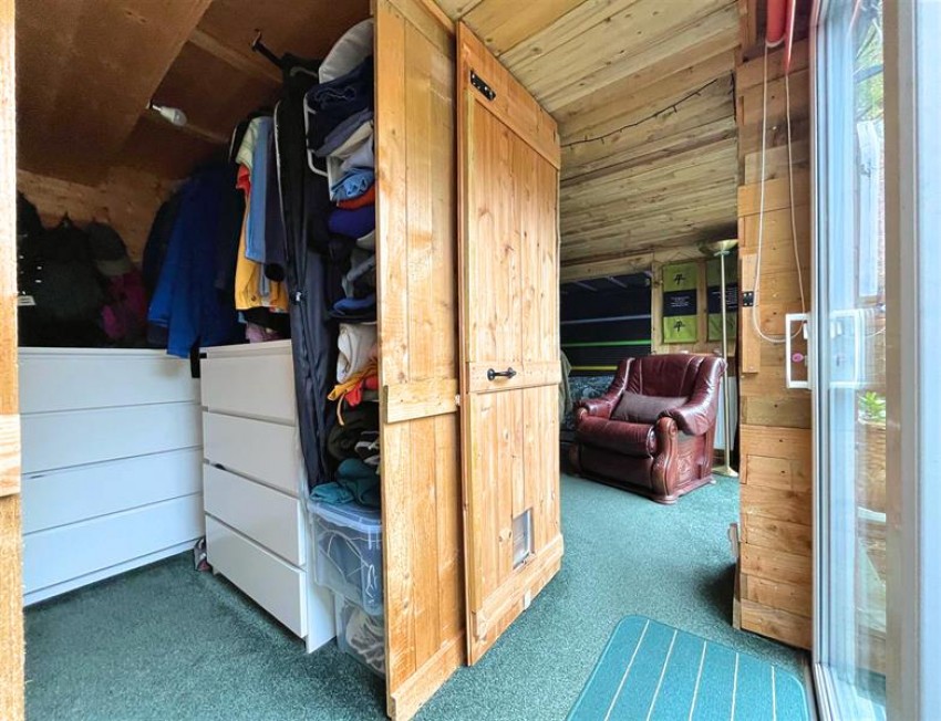 Images for Cranleigh Drive, Sale