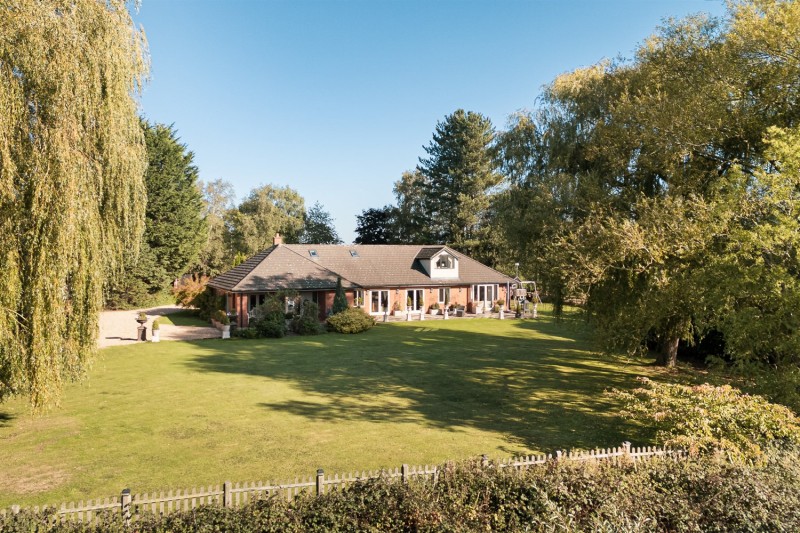 Over 3000 square feet in 1.49 acre in Rushton, Tarporley