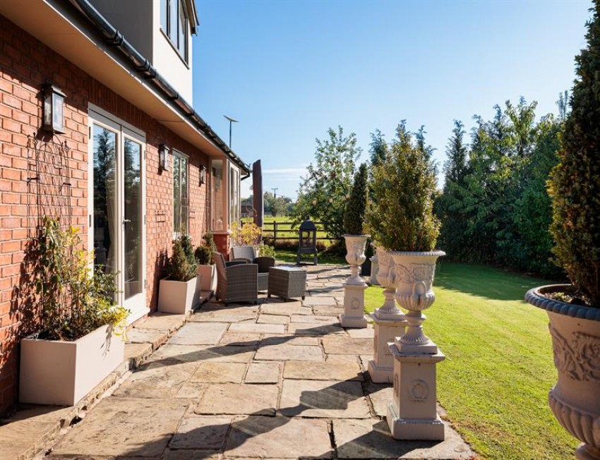 Images for Over 3000 square feet in 1.49 acre in Rushton, Tarporley