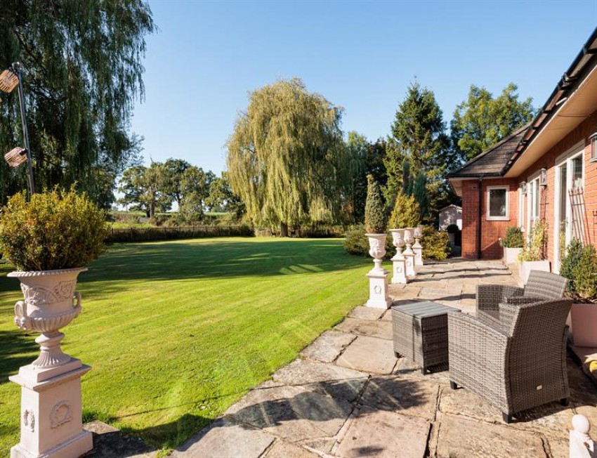 Images for Over 3000 square feet in 1.49 acre in Rushton, Tarporley