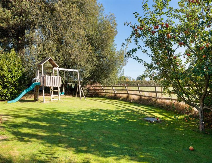 Images for Over 3000 square feet in 1.49 acre in Rushton, Tarporley